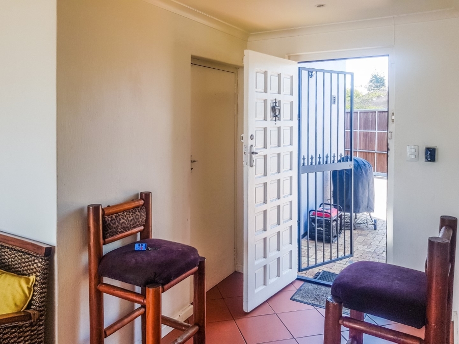 To Let 3 Bedroom Property for Rent in Bothasig Western Cape